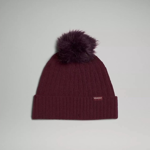 NWT Cable Knit Pom Beanie CSSI - Picture 3 of 4